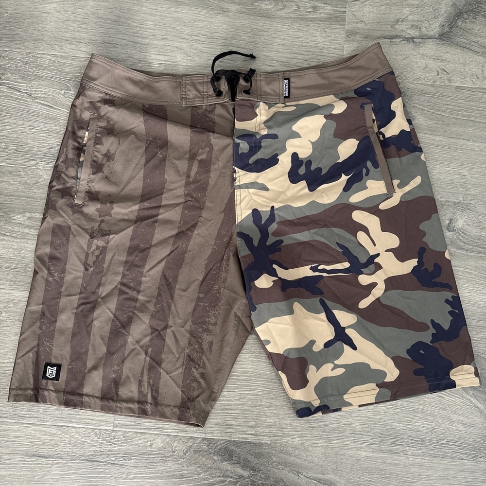 Freedom Industries Mens Green Camo Board Shorts - Size 34 patriotic